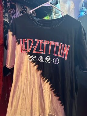 Led Zeppelin Split Black and Cream Graphic Tee - Band Logo